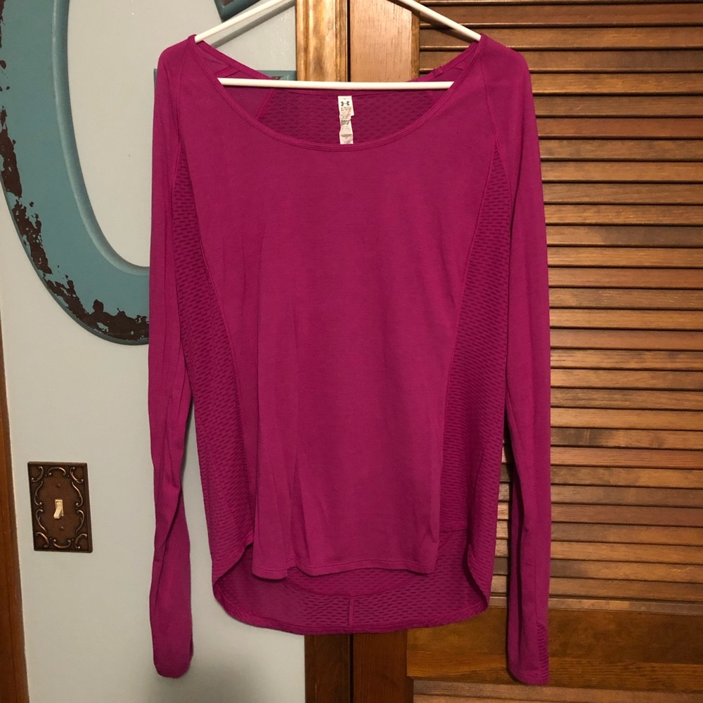 Under Armour XL ladies top with thumb holes